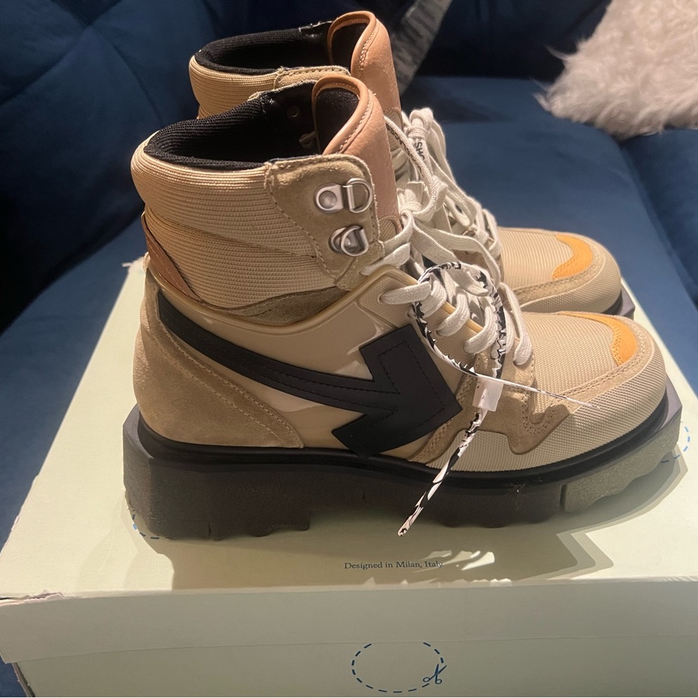 OFF White hiking sponge sneaker boot